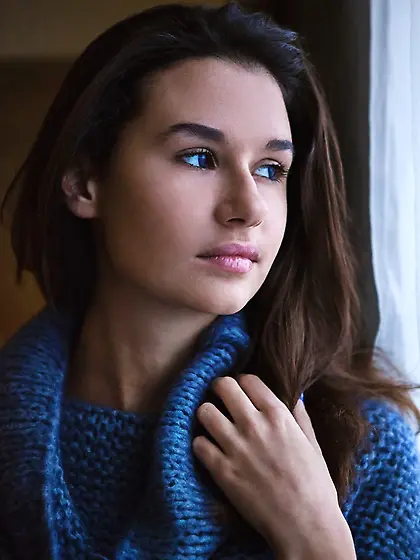 Skinny chick teases with her shaved pussy and tight anus lying o