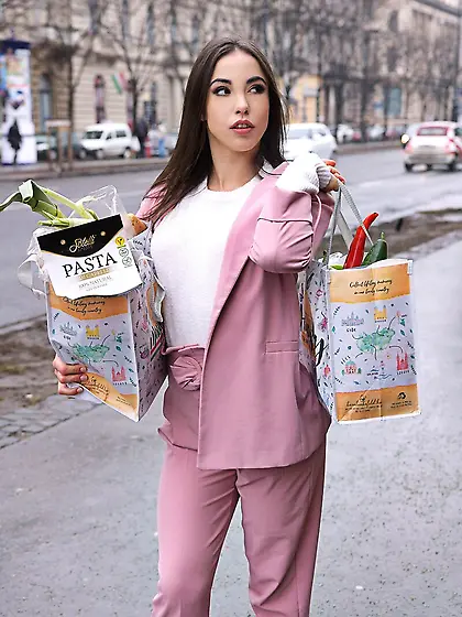 Shaved pussy spaniard brunette