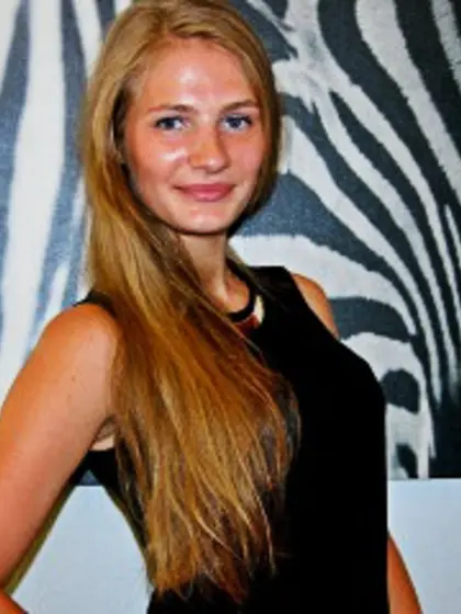 Blonde Teen Caroline.