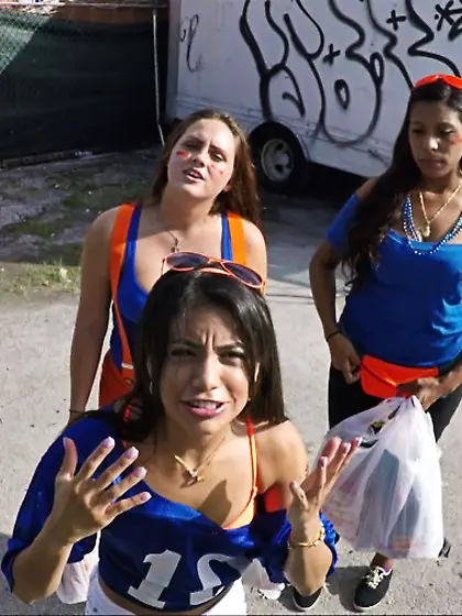 Squirting coed striped socks