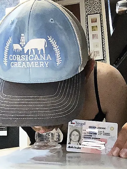 Im a new pet and cyber slave to my master JJB007.