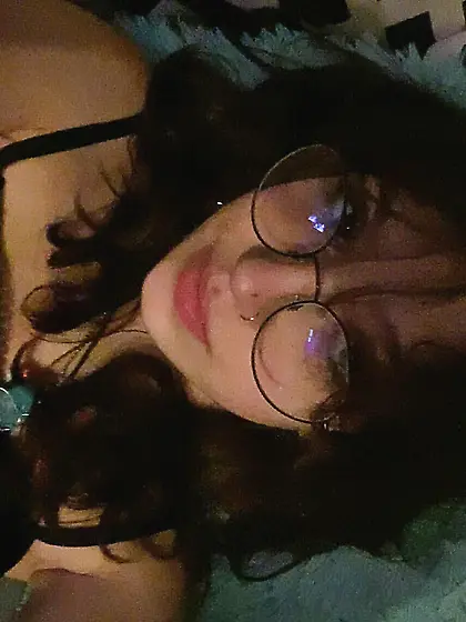 5'3" slut ready to take monster cocks