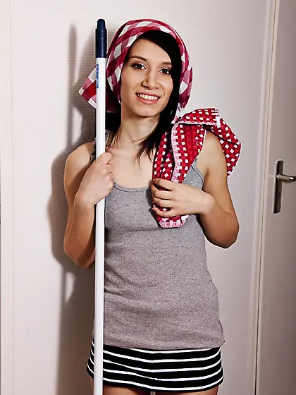 Old guy fucked by the room service