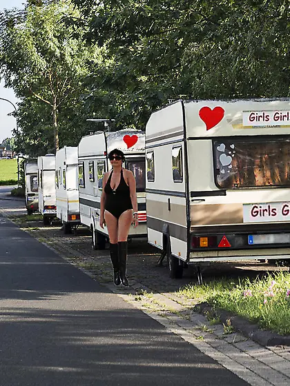 Street Hooker Mariolitta Fuck Public for Cash