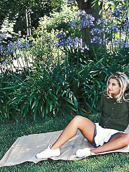 Alluring blonde babe Jenna Davis strips outdoors and then rides