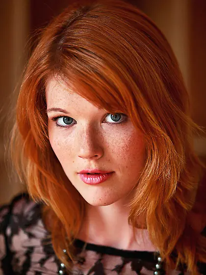 Mia Sollis once again graces your screen with her sexy presence.