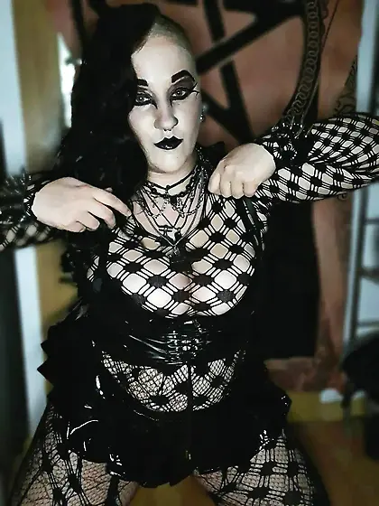 sexy Gothic Queen