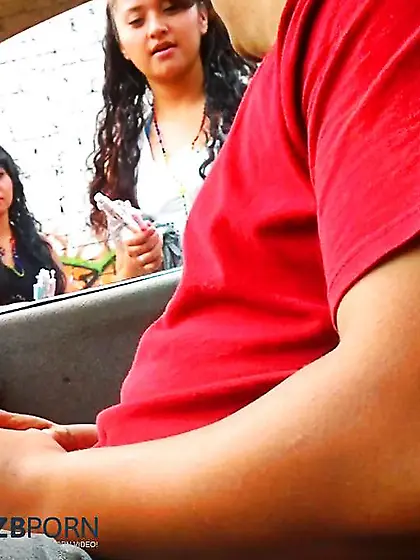 Showcasing exhibicionismo,  mostrando el pene en la calle