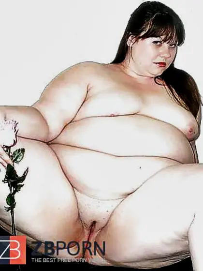 Stellar giant gals: massive mushy vulvas