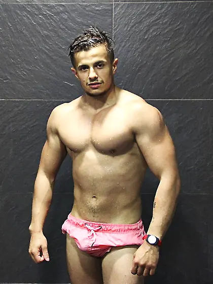 White gay RomeoHotFighter like to snapshot