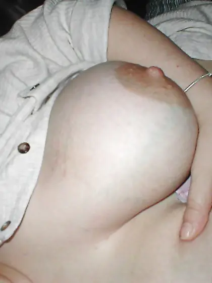 Ex girl nice titts end boddy !