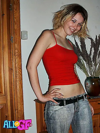 Girlfriend pussy under red