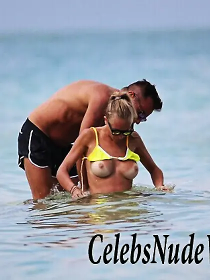 Topless Photos of Laura Cremaschi