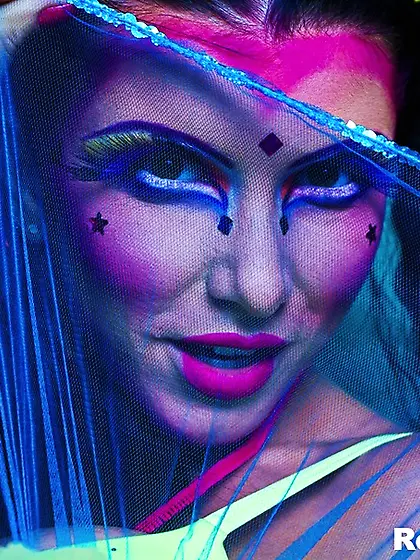 Gorgeous babe colorful make-up