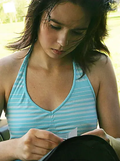 As any other gorgeous babe,  Ariel Rebel beautifies her body when