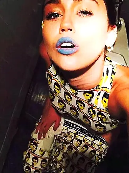 Miley Cyrus sexy photos