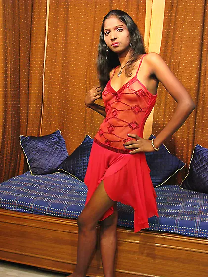 Young Indian Babe Posing Nude And Showing...