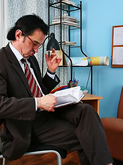 Teen babe didn't understand