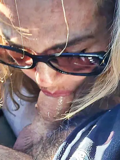 Blowjob wifey sucking cock