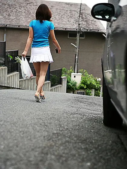 Suzune Toujou is cleaning the house in exciting short skirt and