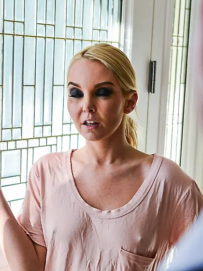 Sexy ass milf's pussy licked and creampied