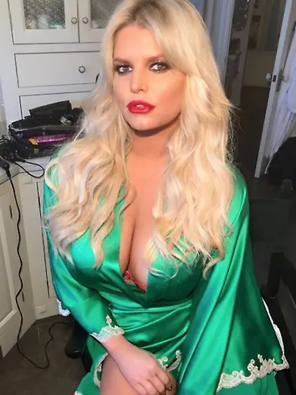 Celebs that need Violated