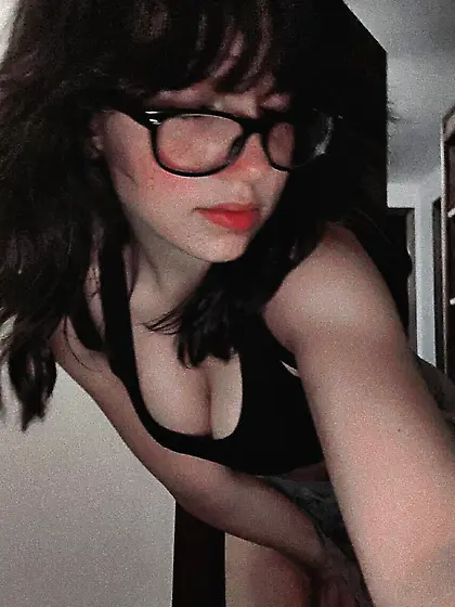 5'3" slut ready to take monster cocks