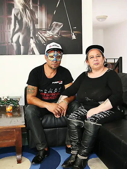 Carlos Daniel fucks the pale-skinned twat of Italian BBW Jessica