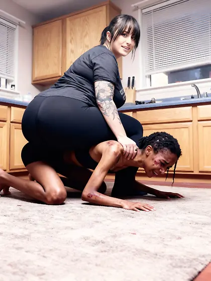 Thicc ass bbw sits on nigger