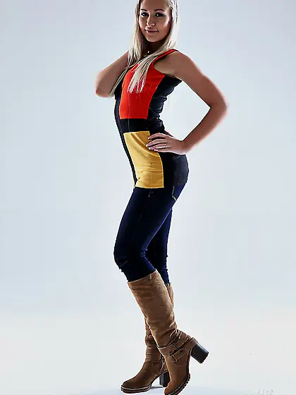 Blonde teen chick jeans