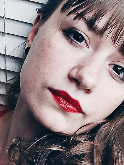 Camgirl petite squirt