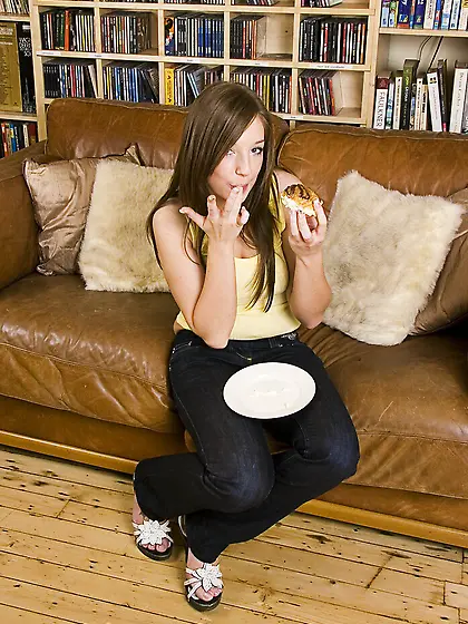 Cate Harrington opens her love box on the couch after pulls down