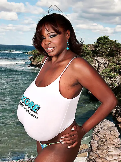 Arianna and Miosotis Behind The Scenes