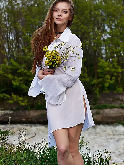 Diminute by Luca Helios.  Featuring: Indiana A.  MetArt.  Gallery 1