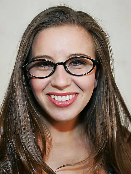 Lovely Wife Kelly Kline gets Naked For you