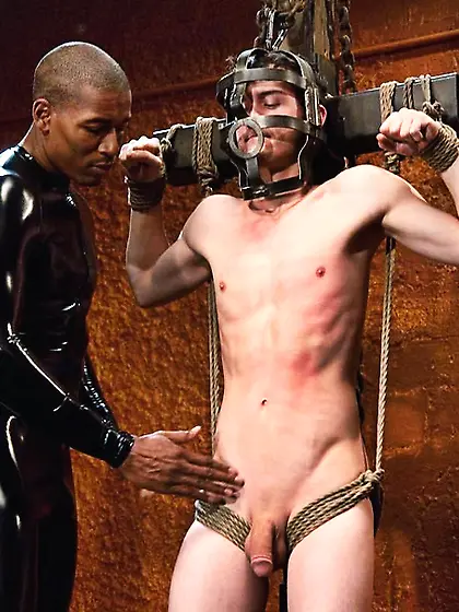 Kinky black master latex