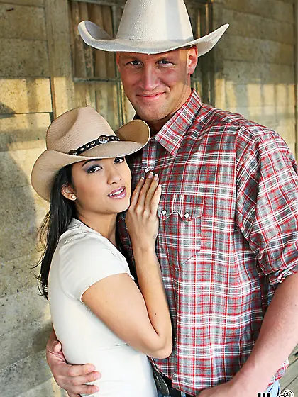 Beautiful brunette lady Carmen Hart slurps on hard dong and gets