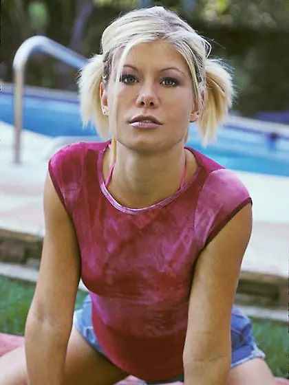 Kinky girl with twin tails removes bikini to expose her teen cur