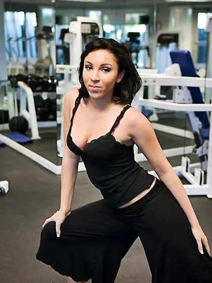 I love to see her stretch