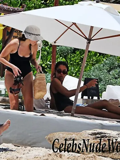 Laura Harrier & Alycia Debnam Carey Sexy