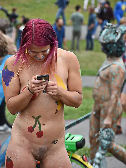 Festival nude
