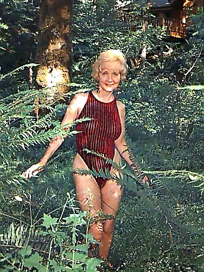 Mature classy carol united