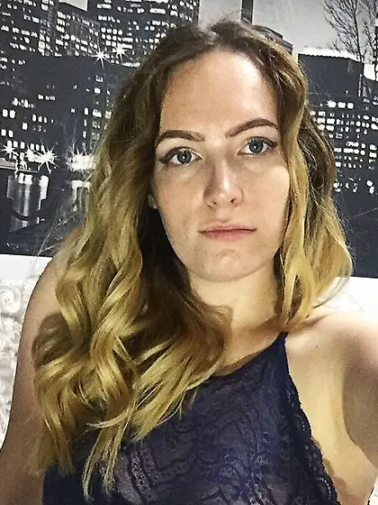 Petite webcam striptease