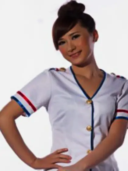 Brunette yiyi perform anal