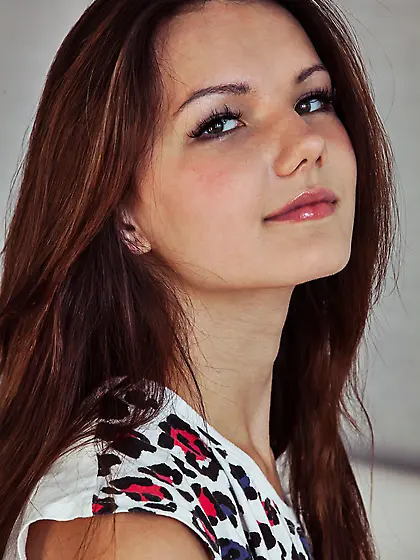 Babe with taut asshole told friend she wanted to try posing nake