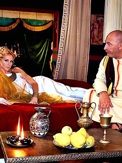 There is no doubt that MILF model Julia Taylor is going to end u