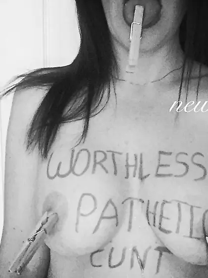 Hot internet sub entertains and exposes itself