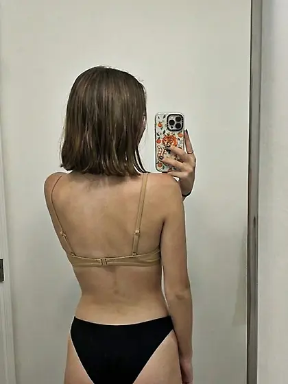 19yo Kayla Bares All