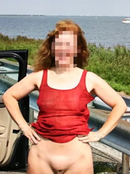 Yummy mature women!!!!!!!