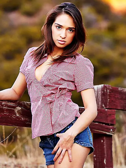 Latina darling Sara Luvv is showing off her tight little ass and